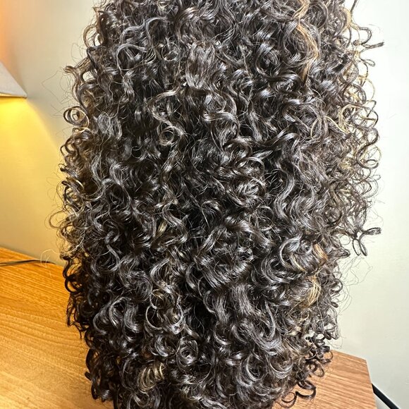 Outre Quick Weave Dominican Curly Wig – Color BH4/2730 - Picture 3 of 6